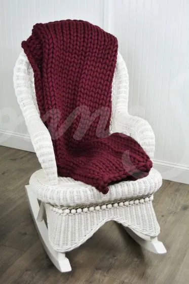Chunky Knit Throw ~ Merlot **DISCONTINUED QUANTITIES LIMITED**